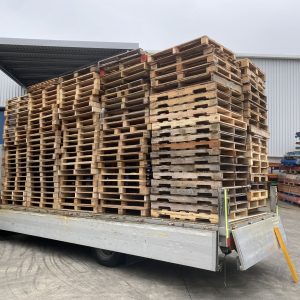Used Wooden & Plastic Pallet - Image 3